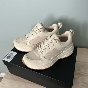 Abercrombie and Fitch lace up dad sneaker